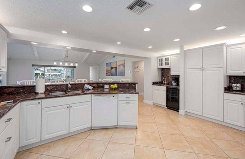 Caloosahatchee House | Palaco Grande - Large Family Home with Kayaks
