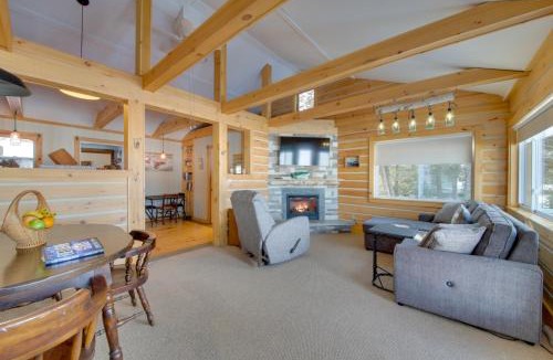 Palmyra House | Palmyra Cottage w/Deck on Whites Pond!