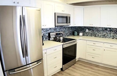 Sereno del Mar House | Panoramic Stunning ocean views, Hot tub, Dog friendly & a 5 min walk to Beach