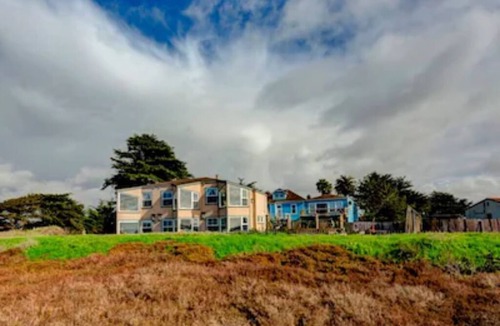 Moss Landing Apartment | Panoramic views, 2-person soaking tub, Fireplace 2nd Floor