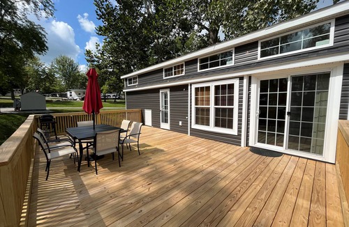 Wapakoneta Cabin | Paradise at Glacier Hill Lakes near Wapakoneta
