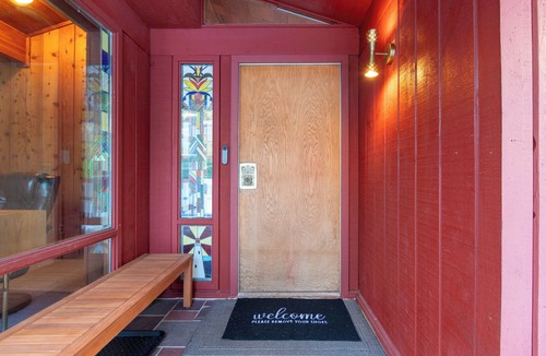 Ketchikan House | Paradise cove - A Mid-Century Modern Waterfront Retreat