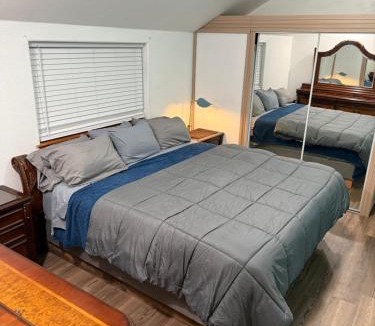 Homer Apartment | Paradise Suites the Bear Den a condo in Homer with a Hot Tub