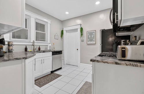 Franklin Park Condo | Parkfront Home, Private Yard With String Lights, Workspace & Coffee Station