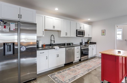 Oak Harbor House | Patio & Parking! Modern Bunkhouse Near Lake Erie