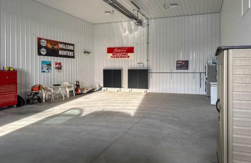 Oak Harbor House | Patio & Parking! Modern Bunkhouse Near Lake Erie