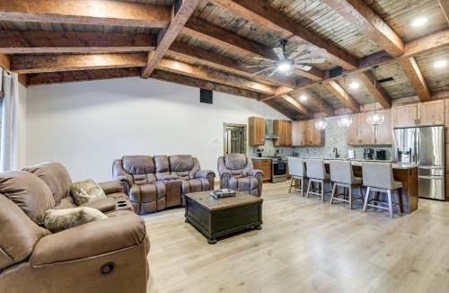 Carlisle House | Patio & Views: Country Getaway in Bluegrass Region