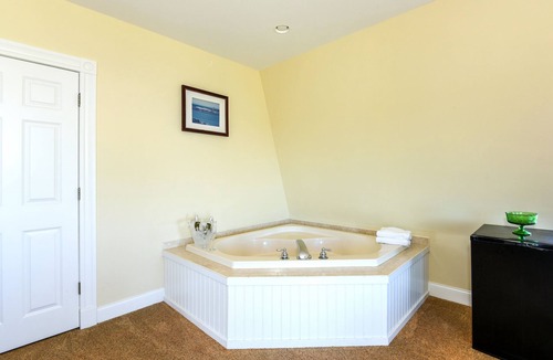 Block Island Bed & Breakfast | Payne's Harbor View Inn