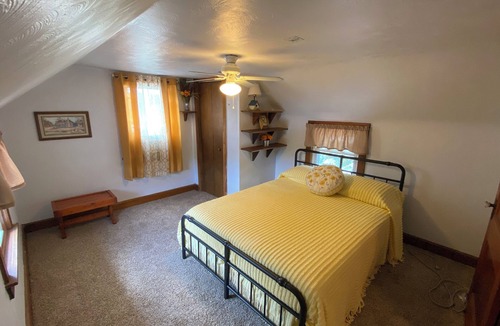 Lexington House | Peaceful, 150 yr old country farmhouse just 1.5 miles from Mid-Ohio racecourse!