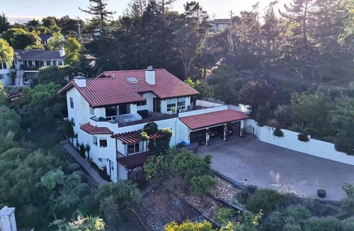 Emerald Hills House | Peaceful 4BR/3Bath Retreat Overlooking Silicon Valley & Stanford