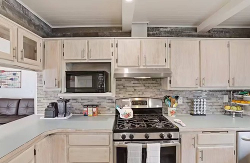 Nikiski House | Peaceful 5-bedroom Lakehouse in charming Kenai perfect for families