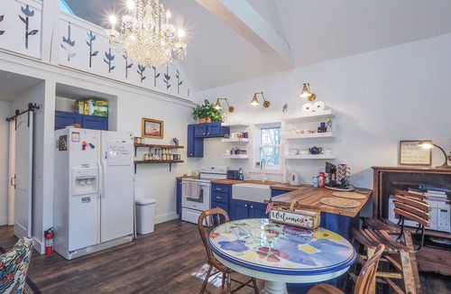 New Philadelphia Cottage | Peaceful A-Frame Cottage in the Woods/10 minutes from Amish Country