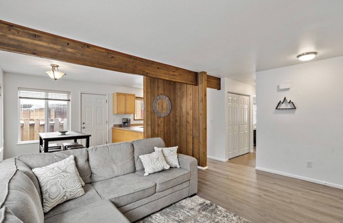 Scenic Foothills House | Peaceful Anchorage Retreat with Mountain Views