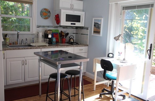 Upper Telegraph Cottage | Peaceful backyard studio cottage. 5 min. to Ashby BART; free off street parking