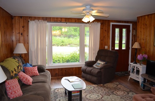 Hall Quarry House | PEACEFUL/Charming home/Dog Friendly/enjoy nature & wildlife/central location