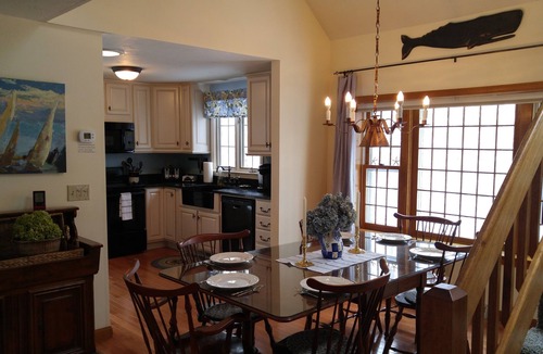 Hyannis Cottage | Peaceful. Family Friendly. Traditional Salt Box Central Air - w/Beach Pass