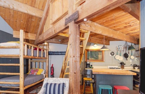 Girdwood Cabin | Peaceful Girdwood studio with large deck and private hot tub