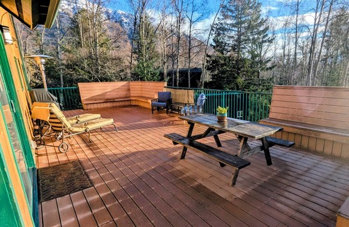 Indian House | Peaceful Inlet Getaway 30 minutes from airport and 20 minutes to Girdwood.