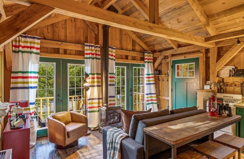 Bethel Cabin | Peaceful Mountain Escape Hot Tub Dogs Welcome