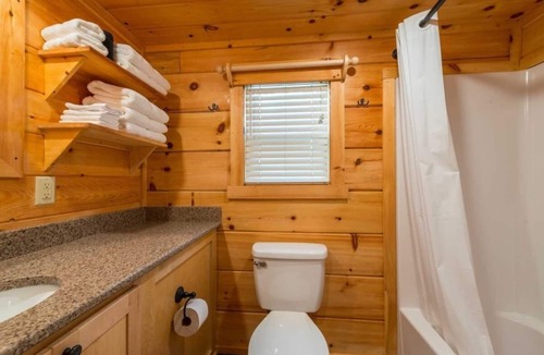 Bryan Cabin | Peaceful Retreat in Bryan! Full Kitchen, Pool, Close to Kyle Field, Pets Allowed