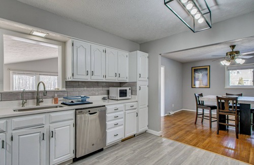 New Albany House | Peaceful Retreat w/Private Hot Tub in New Albany
