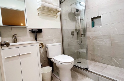 San Bruno House | Peaceful Stay Minutes from SFO – Spacious Room, Free Parking, Safe Neighborhood