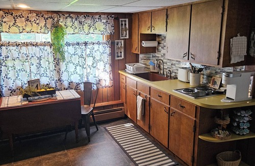 New Gloucester Apartment | Peaceful Studio on Horse Farm - Hike, Relax, Explore!