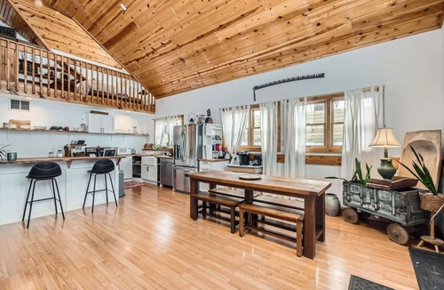 Delaware Cabin | Peaceful Wooded River Retreat to relax, recharge and to make memories.