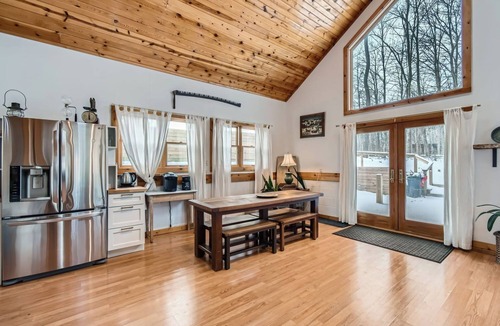 Delaware Cabin | Peaceful Wooded River Retreat to relax, recharge and to make memories.