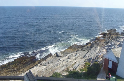 Pemaquid Point House | Pemaquid Point Cottage-Cliff Road-Fireplace-2 minute walk to Lighthouse-Pups ok