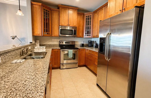 Long Neck Condo | Peninsula Retreat | Golf, Pools & Beach Access