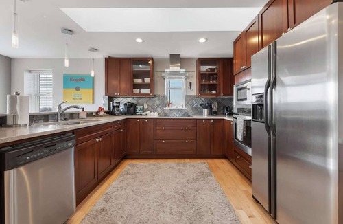 Mount Adams Condo | Penthouse Style Condo with City View