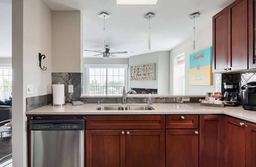 Mount Adams Condo | Penthouse Style Condo with City View