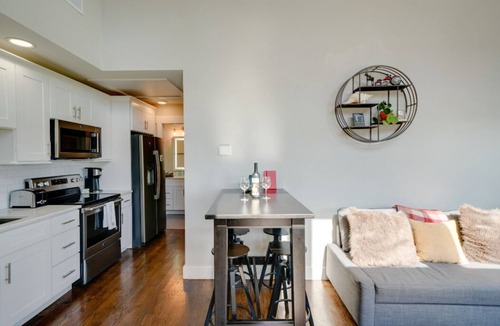 Cleveland Park House | Perfect Downtown Views for the 4th of JULY/Watch FIREWORKS from private deck