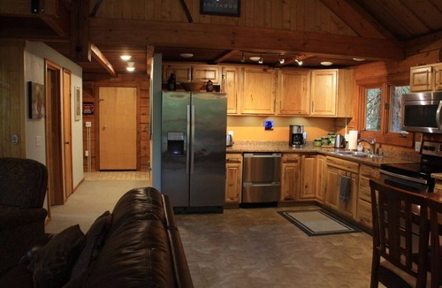 Alyeska Cabin | Perfect Location! Cozy And Quiet Log Cabin; Walking Distance To Ski Lifts!