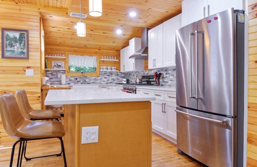 Belgrade House | Perfect Maine Getaway in a Recently Renovated Cabin!