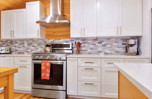 Belgrade House | Perfect Maine Getaway in a Recently Renovated Cabin!