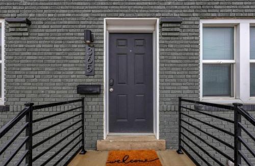Downtown Columbus Apartment | Perfect Short Stay in Historic Columbus Walkable Modern & Easy