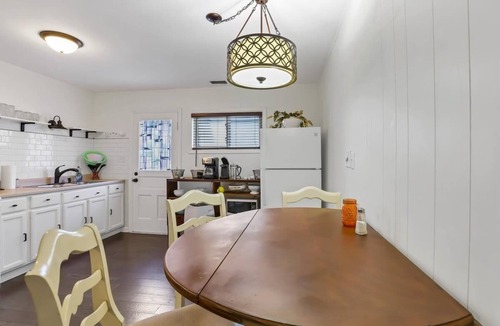 Columbus House | Pet Friendly 2BR Orchard Cottage - Fully Fenced!
