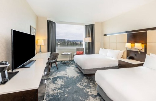 Redwood Shores Hotel | Pet-friendly, 4 Classic 2 Double Rooms at Grand Bay San Francisco Hotel