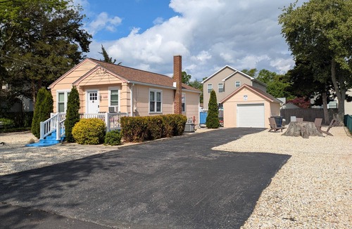 Del Haven House | Pet-Friendly Beach Cottage with Pool on Quiet, Dead-End Street