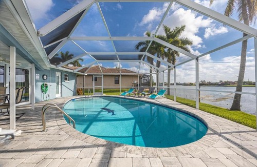 Fort Myers House | Pet Friendly, Lake view, Game Room - Villa Coral Palace - Roelens Vacations
