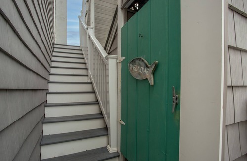 Rehoboth Beach Condo | Pet Friendly Ocean Block Duplex Parking Balcony