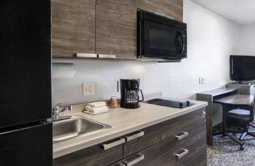Marion Hotel | Pet-Friendly Room w/Modern Kitchenette Perfect for Your Marion Getaway