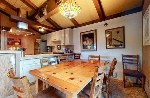 Mammoth Lakes Condo | Pet-Friendly & Rustic, Gas Grill, Quiet Location, Pool/Tennis Courts On-site