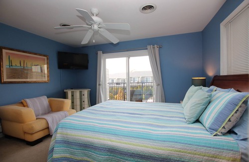 Country Club Estates House | Pet friendly town home, located in the center of Rehoboth.
