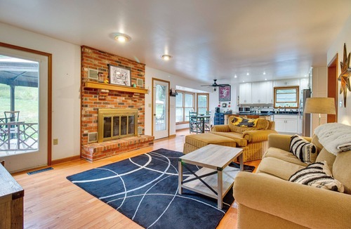 Union House | Pet-Friendly Union Vacation Rental with Pool!