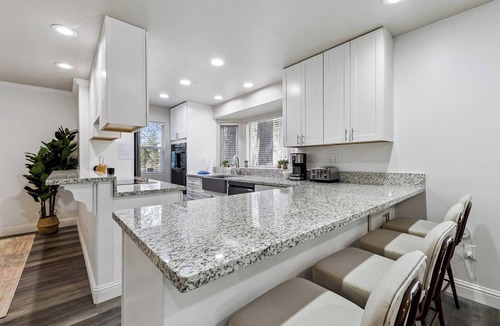 Sierra Tract Cabin | Pet-Friendly Tahoe Retreat | Modern Upgrades | Near Heavenly & Beaches