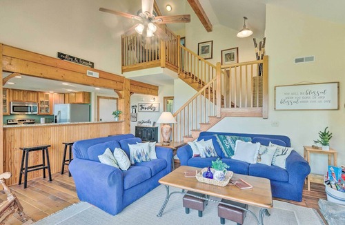 Mountain Air Apartment | Pets Welcome: Quaint Blue Ridge Mountain Getaway!