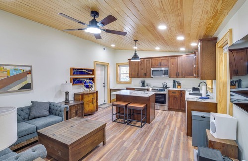 Hickman House | Pets Welcome! Quiet Couple’s Retreat in Lyles
